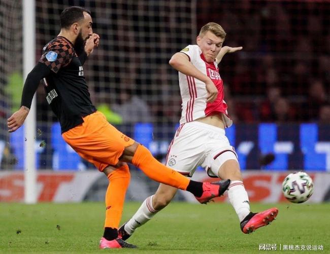华体会娱乐 - 阿贾克斯迎NBA季后赛关键赛,国际比赛日状态回暖,赛场秩序良好,高层口径保持一致