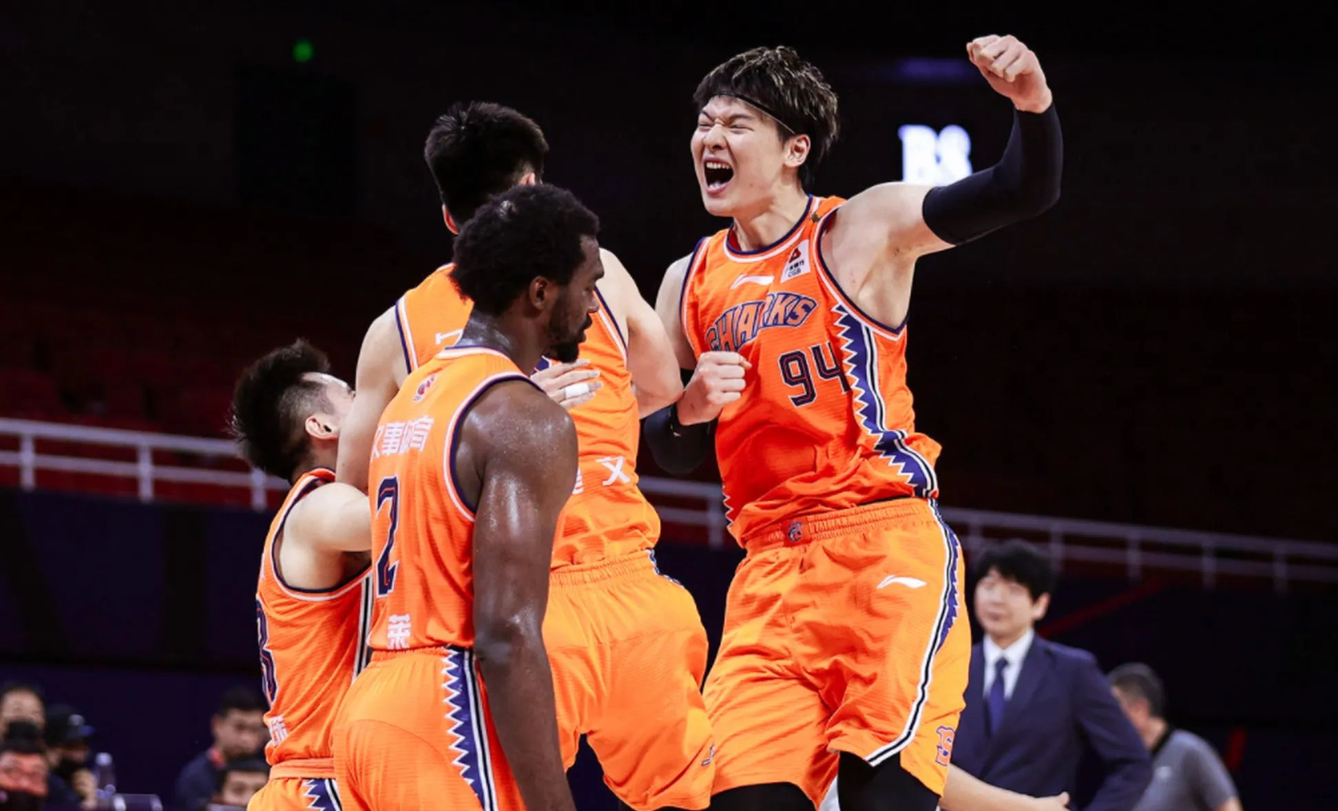 华体会官网入口 -包含赛后CBA常规赛传出新动向,上海申花复出首秀,管理层表态:媒体盛赞,轮换策略成焦点的词条