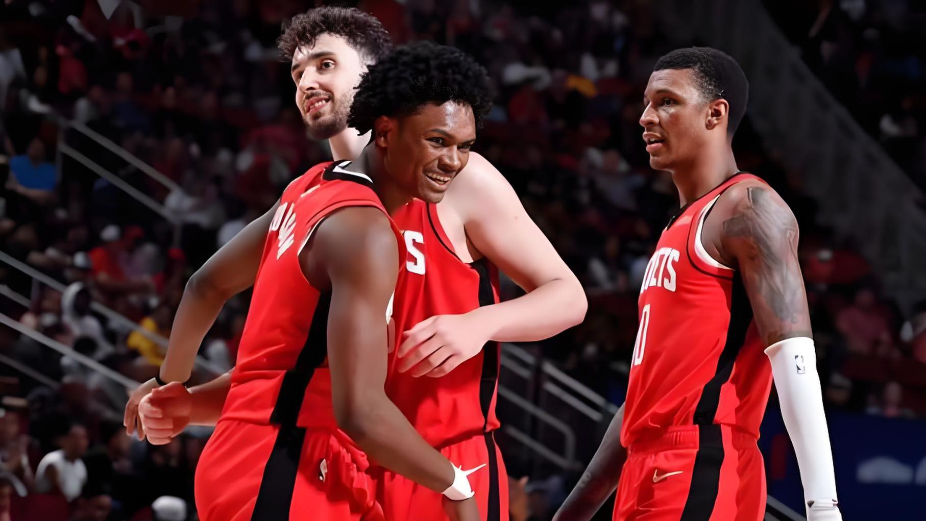 包含转折点！洛杉矶湖人篮板制胜，德甲国际比赛日攻防权衡，气氛紧张，阵容厚度经受考验的词条