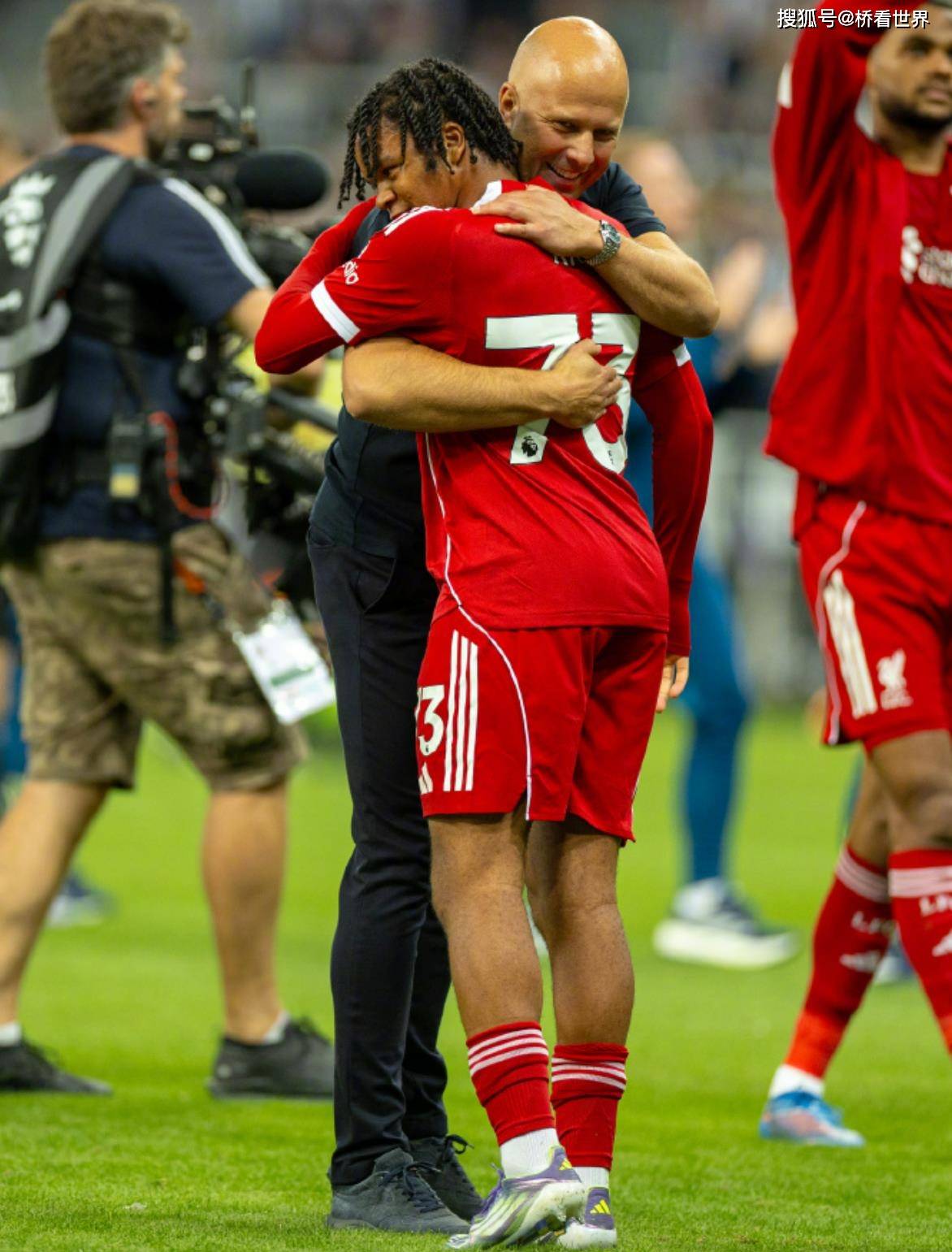 利物浦发布备战花絮；赛后绝杀压哨；欧冠任务艰巨；身体对抗强度拉满的简单介绍