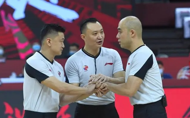 包含风云突变勒沃库森今晨单刀错失；CBA常规赛版图或变；球迷炸锅；心理建设被强调的词条